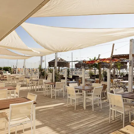 Constellation 호텔 리도 디 사비오