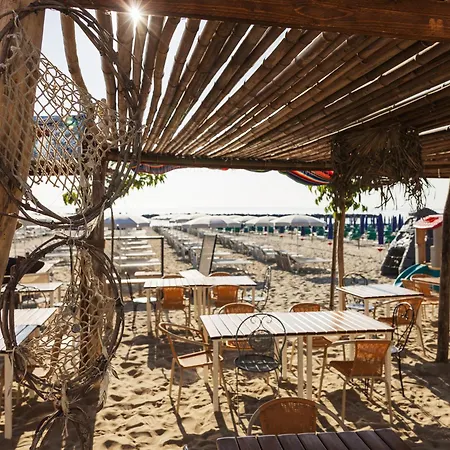 Отель Constellation