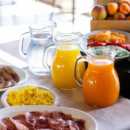 Отель Constellation