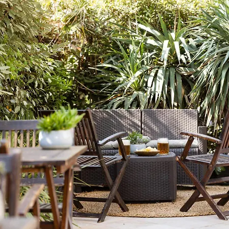 Hotell Constellation 3*