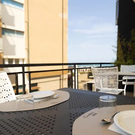 Hotell Constellation 3*