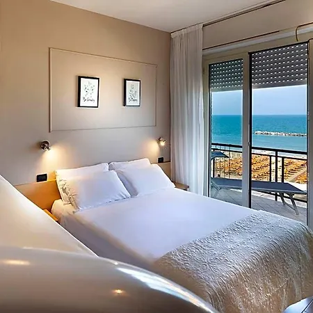 Constellation Hotel 3*