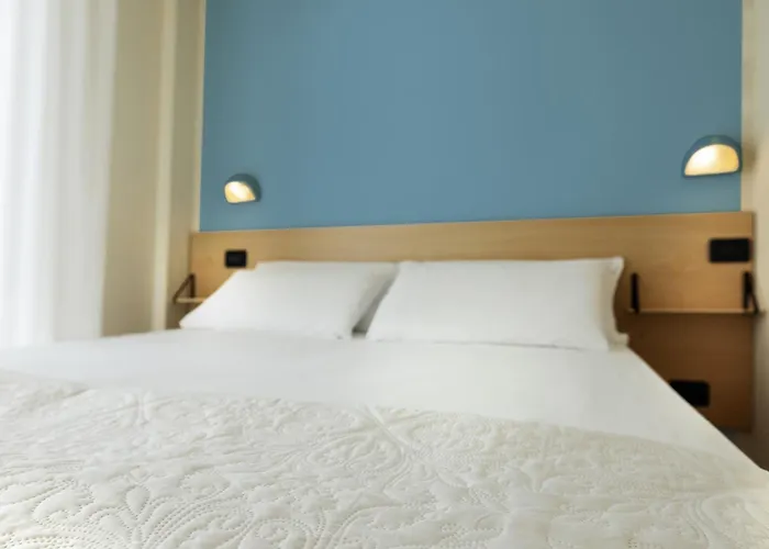 Constellation Hotel 3*